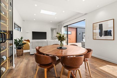 Photo of property in 2 Hikawera Drive, Frimley, Hastings, 4120