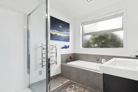 Photo of property in 11 Warbler Lane, Albert Town, Wanaka, 9305