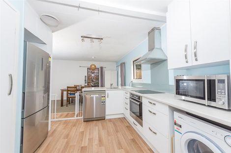 Photo of property in 23 Luckens Road, West Harbour, Auckland, 0618