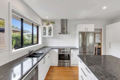 Photo of property in 10 Claxton Place, Saint Martins, Christchurch, 8022