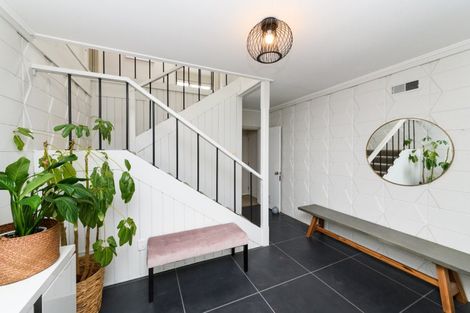 Photo of property in 10 Opawa Place, Terrace End, Palmerston North, 4410