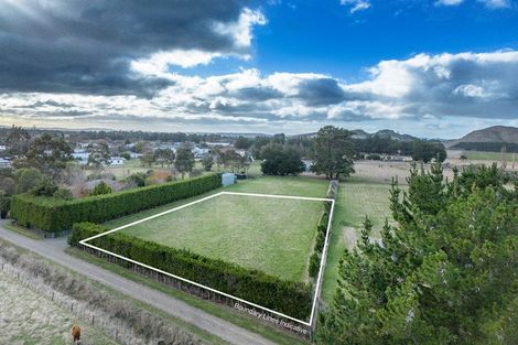 Photo of property in 54 Charles Street, Takapau, 4203