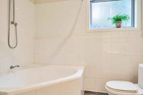 Photo of property in 4 Meridian Way, Whitby, Porirua, 5024