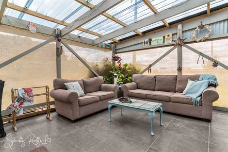 Photo of property in 17 Oparakau Road, Matakohe, 0594