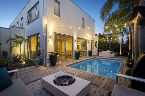 Photo of property in 15 Waitemata Road, Hauraki, Auckland, 0622