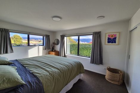 Photo of property in 2 Pukeko Place, Wanaka, 9305