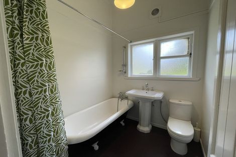 Photo of property in 44 Lynwood Road, New Lynn, Auckland, 0600