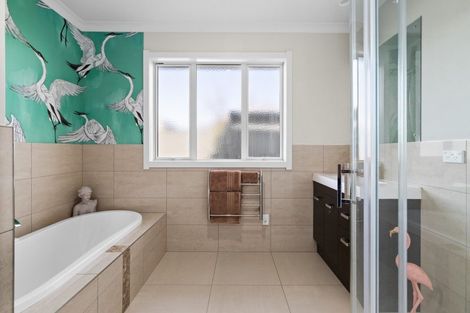 Photo of property in 17 Rakaia Way, Poraiti, Napier, 4112