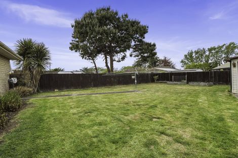 Photo of property in 82 Farquhars Road, Redwood, Christchurch, 8051