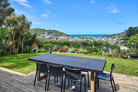 Photo of property in 10 Travancore Street, Island Bay, Wellington, 6023