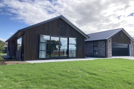 Photo of property in 6 Taylor Street, Cambridge, 3434