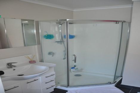 Photo of property in 52a Keegan Drive, Massey, Auckland, 0614