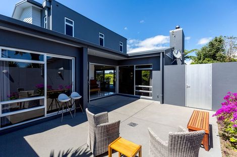 Photo of property in 10b Tupare Place, Highlands Park, New Plymouth, 4312