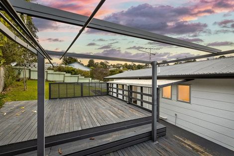 Photo of property in 24 Garton Drive, Massey, Auckland, 0614