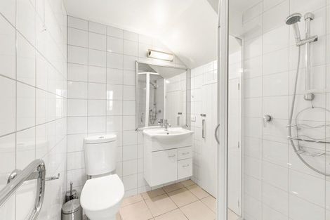 Photo of property in Arno Apartment, 10/8 Mckerrow Place, Sunshine Bay, Queenstown, 9300
