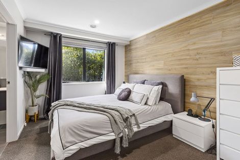 Photo of property in 14 Mooring Close, Whitby, Porirua, 5024