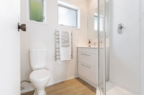 Photo of property in 67 Brigantine Drive, Beach Haven, Auckland, 0626