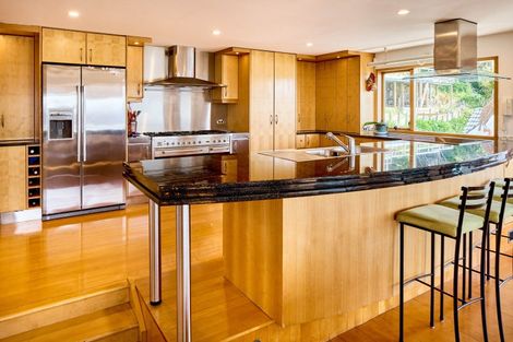 Photo of property in 76 The Crescent, Roseneath, Wellington, 6011