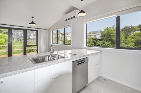 Photo of property in 12 Jacobsen Lane, Ngaio, Wellington, 6035