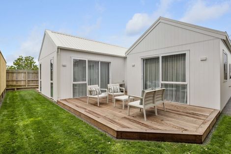 Photo of property in 9/2 Wilton Street, Westown, New Plymouth, 4310