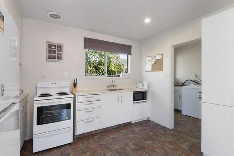 Photo of property in 64 Crofton Road, Harewood, Christchurch, 8051