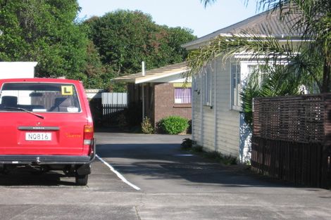 Photo of property in 2/34 Cambridge Terrace, Papatoetoe, Auckland, 2025