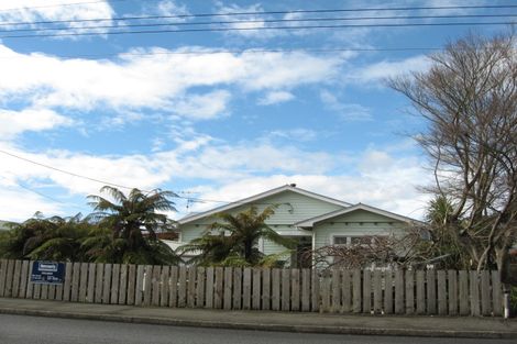 Photo of property in 140 Commercial Street, Takaka, 7110