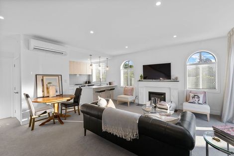 Photo of property in 1/52 Fendalton Road, Fendalton, Christchurch, 8014
