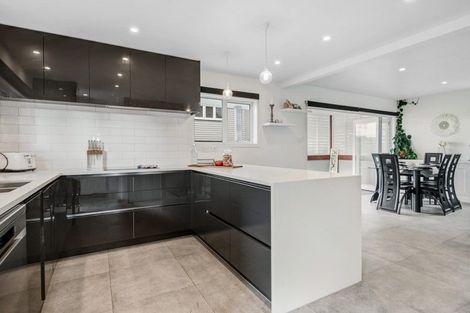 Photo of property in 6 Nelson Street, Helensville, 0800