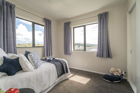 Photo of property in 213 Mark Avenue, Grenada Village, Wellington, 6037