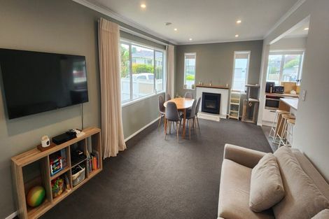Photo of property in 13e York Crescent, Westown, New Plymouth, 4310