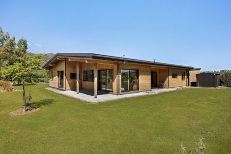 Photo of property in Kane Road, Hawea Flat, Lake Hawea, 9382