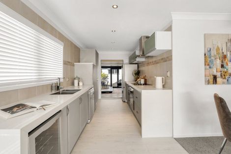 Photo of property in 8 Tuscan Place, Half Moon Bay, Auckland, 2012