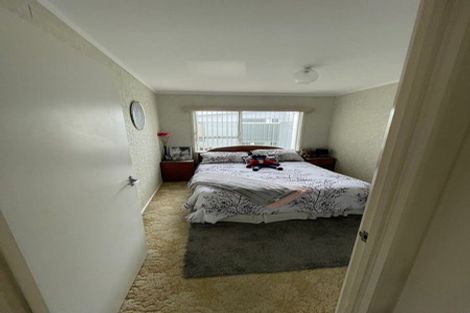 Photo of property in 43 Te Atatu Road, Te Atatu South, Auckland, 0610