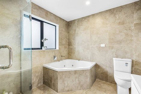 Photo of property in 34a Lyons Avenue, Murrays Bay, Auckland, 0630