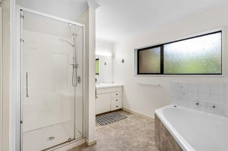 Photo of property in 212 Grahams Road, Burnside, Christchurch, 8053