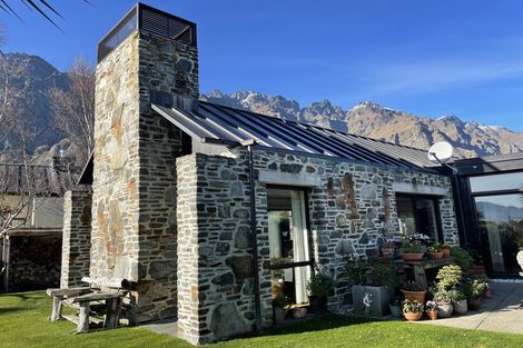 Photo of property in 8 Bretby Court, Jacks Point, Queenstown, 9371