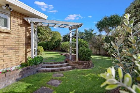 Photo of property in 51 Lakeside Drive, Orewa, 0931