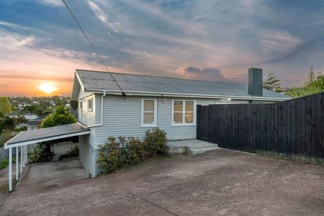 Photo of property in 109 Target Road, Totara Vale, Auckland, 0629