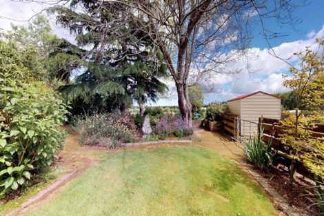 Photo of property in 312 Heatherlea Road East, Levin, 5571