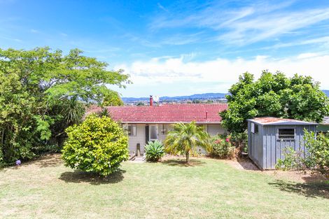 Photo of property in 30 Donovan Avenue, Massey, Auckland, 0614