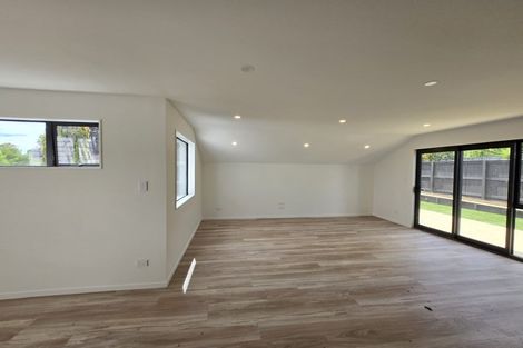 Photo of property in 7/13 Fairdale Place, Birkdale, Auckland, 0626