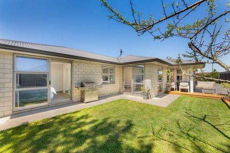 Photo of property in 30 Kuru Place, Papamoa, 3118