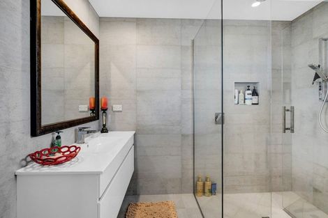 Photo of property in 321b Mangorei Road, Merrilands, New Plymouth, 4312