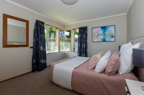 Photo of property in 11 Kensington Drive, Taradale, Napier, 4112