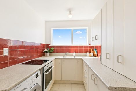 Photo of property in Grafon Court Flats, 53u3 Grafton Road, Roseneath, Wellington, 6011