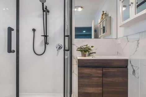 Photo of property in 526 Massey Road, Mangere, Auckland, 2022