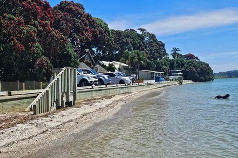 Photo of property in 2 Mutetai Road, Clarks Beach, 2122