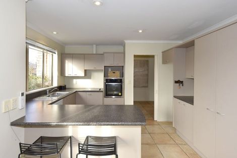Photo of property in 8 Scarlet Lane, Redwood, Christchurch, 8051