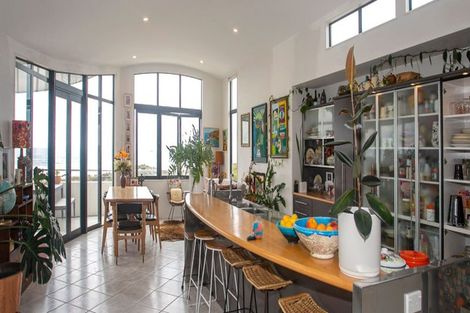 Photo of property in 203 Marine Parade, Mount Maunganui, 3116